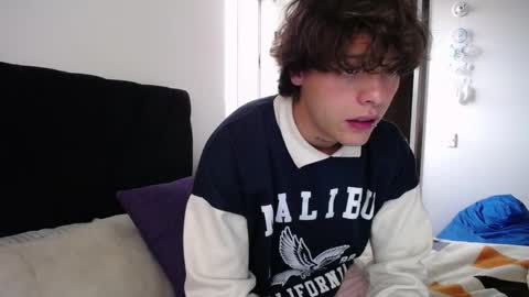 Snapshot of santii_rose chatting on 3, 2, 2025 Santii online show from 3, 2, 2025