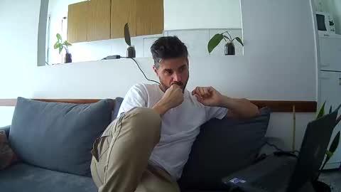 Snapshot of santinogc chatting on 3, 11, 2025 Nalguitas online show from 3, 11, 2025