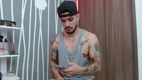 Santy Torres online show from 23, 11, 2025