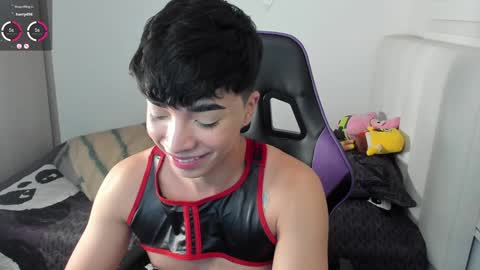 Snapshot of santy7u7 chatting on 4, 12, 2024 Mr. Santiago online show from 4, 12, 2024