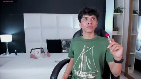 Santiago Carrington online show from 6, 12, 2024