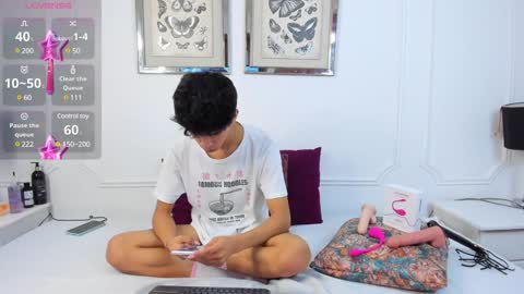 Santiago Carrington online show from 8, 1, 2025