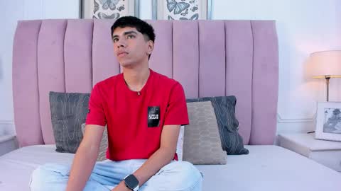 Santiago Carrington online show from 6, 3, 2026