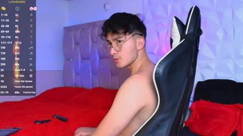Snapshot of santyago_taylor chatting on 10, 12, 2024 Santyago online show from 10, 12, 2024