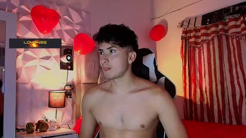 Snapshot of santyago_taylor chatting on 4, 3, 2025 Santyago online show from 4, 3, 2025