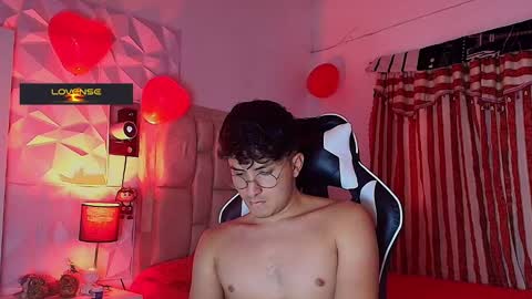 Snapshot of santyago_taylor chatting on 6, 3, 2025 Santyago online show from 6, 3, 2025