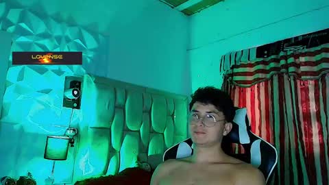 Snapshot of santyago_taylor chatting on 10, 3, 2025 Santyago online show from 10, 3, 2025