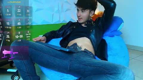 Snapshot of santyago_taylor chatting on 16, 9, 2025 Santyago online show from 16, 9, 2025