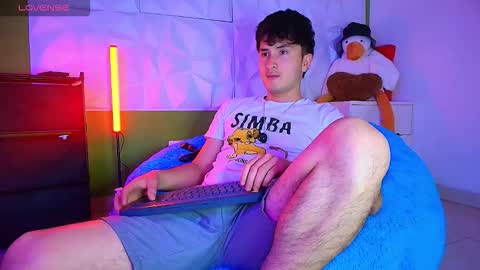 Snapshot of santyago_taylor chatting on 29, 9, 2025 Santyago online show from 29, 9, 2025