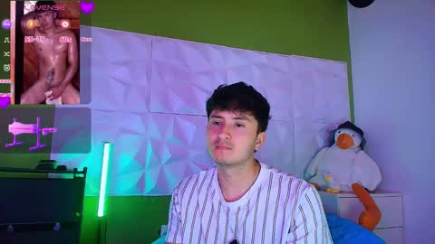 Snapshot of santyago_taylor chatting on 3, 10, 2025 Santyago online show from 3, 10, 2025