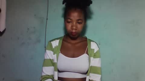 Snapshot of sanyah0123 chatting on 14, 12, 2025 sanyah0123 online show from 14, 12, 2025