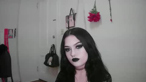 Snapshot of saphirerose1 chatting on 13, 11, 2025 Sapphire online show from 13, 11, 2025