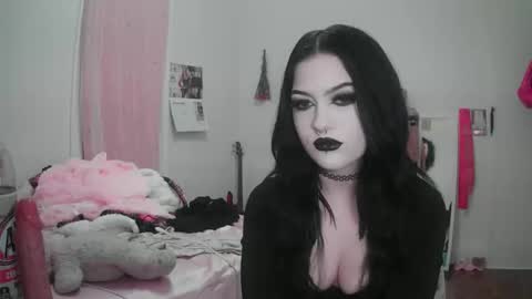 Snapshot of saphirerose1 chatting on 14, 11, 2025 Sapphire online show from 14, 11, 2025
