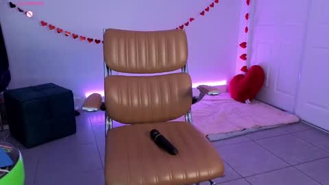 sapphir3xoxo online show from 5, 3, 2025