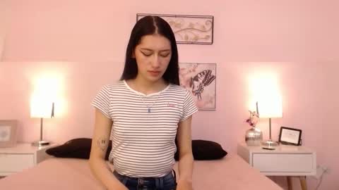 Snapshot of sara17_ chatting on 12, 10, 2025 Sara online show from 12, 10, 2025