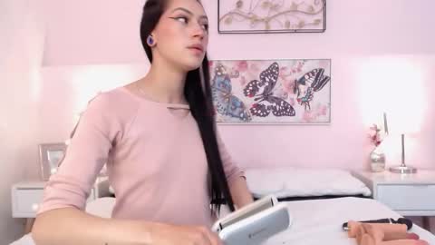 Snapshot of sara17_ chatting on 24, 11, 2025 Sara online show from 24, 11, 2025