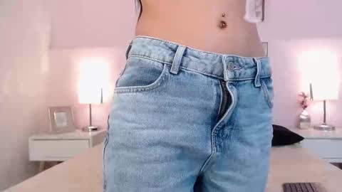 Snapshot of sara17_ chatting on 28, 11, 2025 Sara online show from 28, 11, 2025