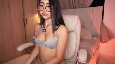 Snapshot of sara_albrecht chatting on 5, 7, 2026 Sara online show from 5, 7, 2026
