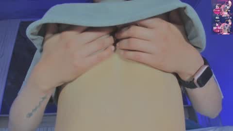 Snapshot of sara_allenx chatting on 2, 2, 2025 sara allenx online show from 2, 2, 2025