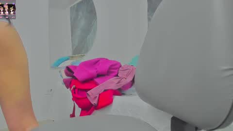 Snapshot of sara_allenx chatting on 28, 2, 2025 sara allenx online show from 28, 2, 2025