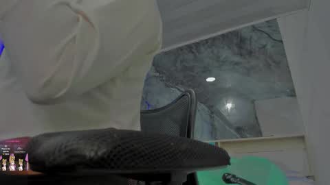 Snapshot of sara_allenx chatting on 14, 12, 2025 sara allenx online show from 14, 12, 2025