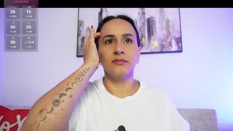 Snapshot of sara_charmy chatting on 22, 10, 2025 online show from 22, 10, 2025