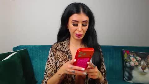 Im Sara I am happy to be here  online show from 14, 1, 2026