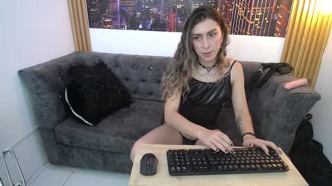 Snapshot of sara_davina chatting on 4, 2, 2025 Sara Davina online show from 4, 2, 2025