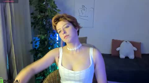 Snapshot of sara_frayy chatting on 16, 9, 2025 Sarah online show from 16, 9, 2025