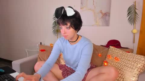 Snapshot of sara_frayy chatting on 2, 10, 2025 Sarah online show from 2, 10, 2025