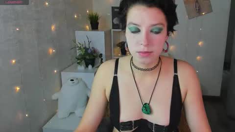 Snapshot of sara_frayy chatting on 17, 10, 2025 Sarah online show from 17, 10, 2025