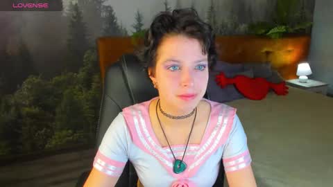 Snapshot of sara_frayy chatting on 20, 10, 2025 Sarah online show from 20, 10, 2025