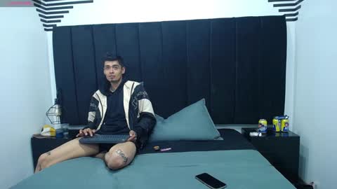 Sara HooT  online show from 25, 1, 2025