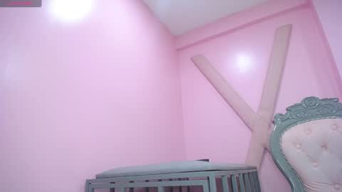 Sara HooT  online show from 5, 2, 2025