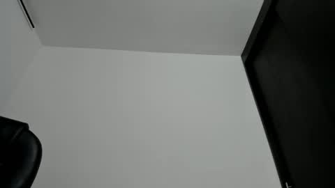 sara_len online show from 10, 4, 2026