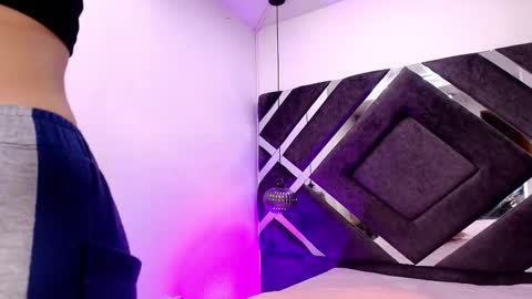 sara_lopee1 online show from 2, 10, 2025