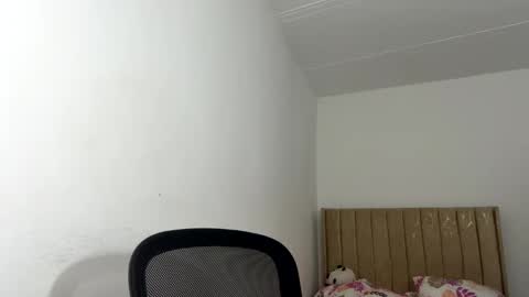 Snapshot of sara_muscle chatting on 9, 11, 2025 Sara online show from 9, 11, 2025