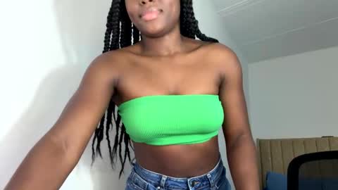 Snapshot of sara_muscle chatting on 22, 11, 2025 Sara online show from 22, 11, 2025