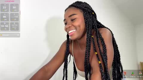 Snapshot of sara_muscle chatting on 14, 12, 2025 Sara online show from 14, 12, 2025