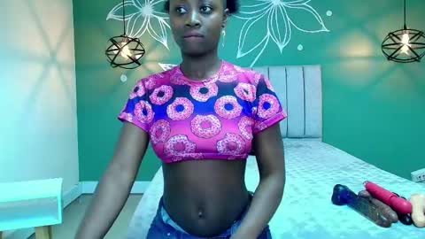 Snapshot of sara_naugty chatting on 13, 2, 2025 S A R A online show from 13, 2, 2025