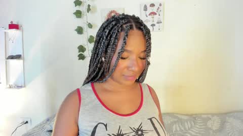 Snapshot of sara_sophiee chatting on 13, 1, 2025 sara sofia online show from 13, 1, 2025