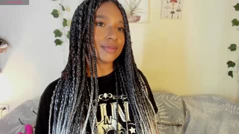 Snapshot of sara_sophiee chatting on 21, 1, 2025 sara sofia online show from 21, 1, 2025