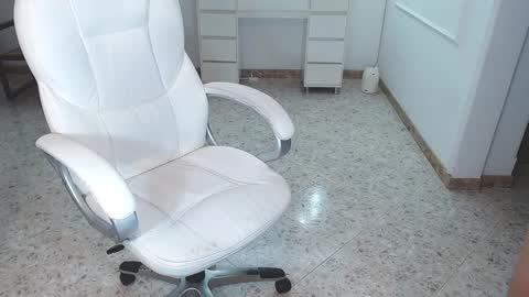 Snapshot of sara_y_rauw chatting on 25, 12, 2024 Sara online show from 25, 12, 2024