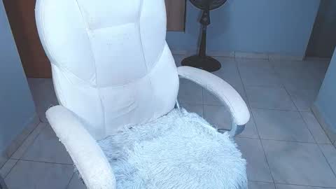 Snapshot of sara_y_rauw chatting on 9, 11, 2025 Sara online show from 9, 11, 2025