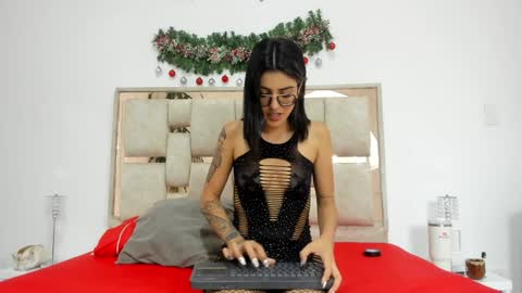 Snapshot of saraa_nix chatting on 18, 12, 2024 sara online show from 18, 12, 2024