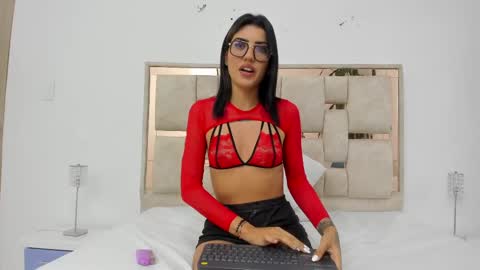 Snapshot of saraa_nix chatting on 15, 2, 2025 sara online show from 15, 2, 2025