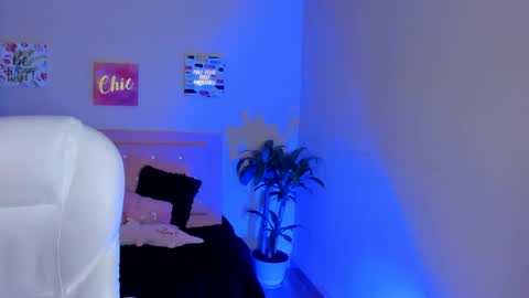 Sarah Ramirez online show from 22, 2, 2025