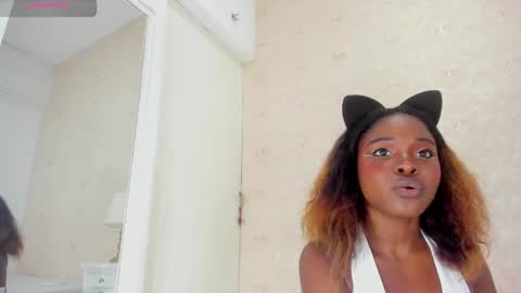 Snapshot of saraacollinss chatting on 28, 2, 2025 saraacollinss online show from 28, 2, 2025