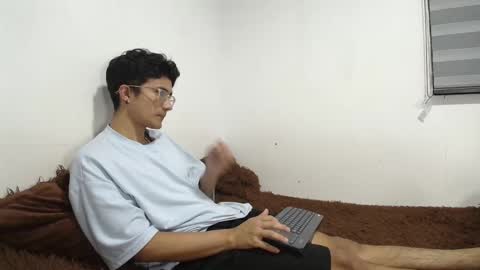 sara and thomas online show from 20, 2, 2025