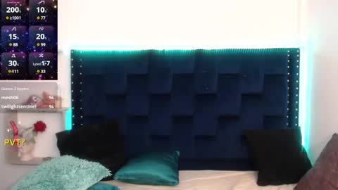 SARAHGIL online show from 8, 3, 2025